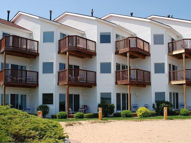 The Beach Condominium Hotel Resort Traverse City Exterior photo
